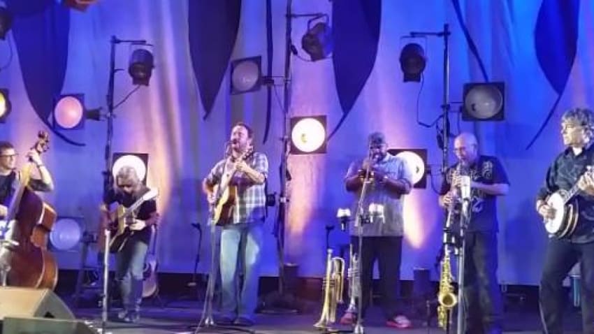Videos | Dave Matthews Band Weekend Guest Bela Fleck