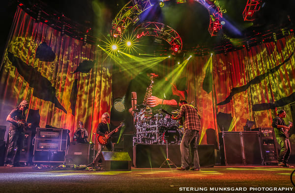 Pearl Jam Guitarist Mike McCready Guests With Dave Matthews Band In Irvine