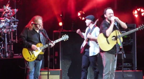 Warren Haynes Guests With Dave Matthews Band In Holmdel