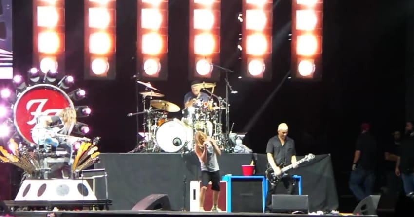 Video | Chad Smith Joins Foo Fighters In New York