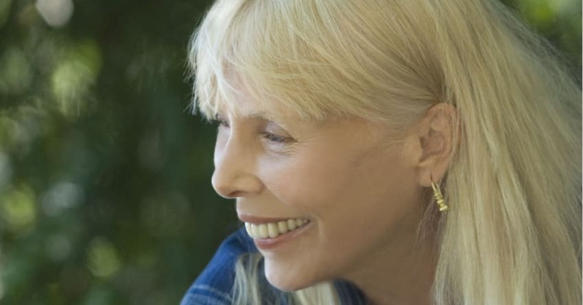 Joni Mitchell Hospitalized