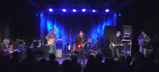 Phil Lesh's Alt-Q Focus On Dead Classics At Crossroads