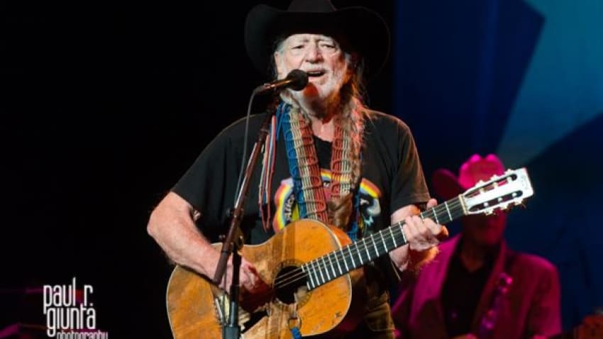 Audio | Howard Stern Interviews Willie Nelson
