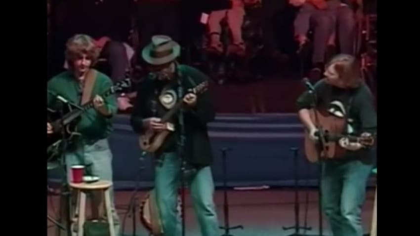 Throwback Thursday | Phish Unplugs For Bridge School