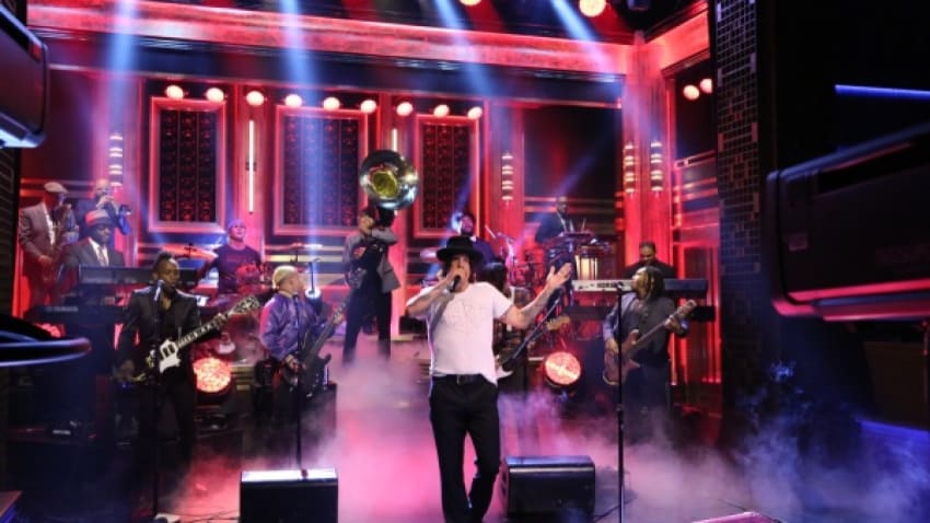 Will Ferrell And Chad Smith Drum Off On The Tonight Show