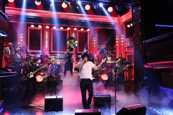 Will Ferrell And Chad Smith Drum Off On The Tonight Show