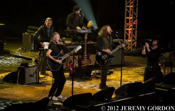 Flashback | My Morning Jacket Backs Roger Waters For Levon