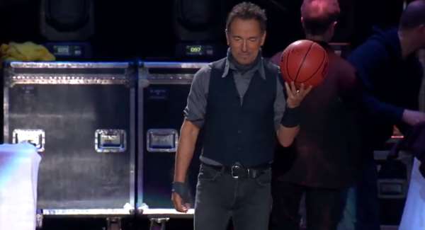 Cover Alert | Bruce Springsteen Covers Van Halen's Jump