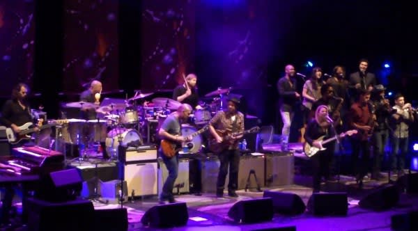 Videos | Guests Galore For Tedeschi Trucks Beacon Finale