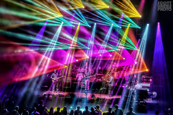 Umphrey's Loads Beacon Finale With Heavy Hitters