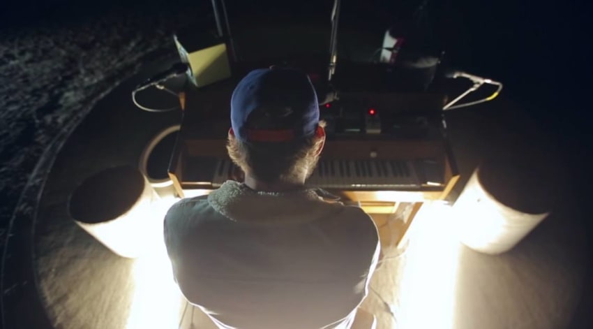 Cover Alert | Justin Vernon Covers Spoon
