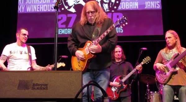 Warren Haynes Performs At The 27 Club Tribute