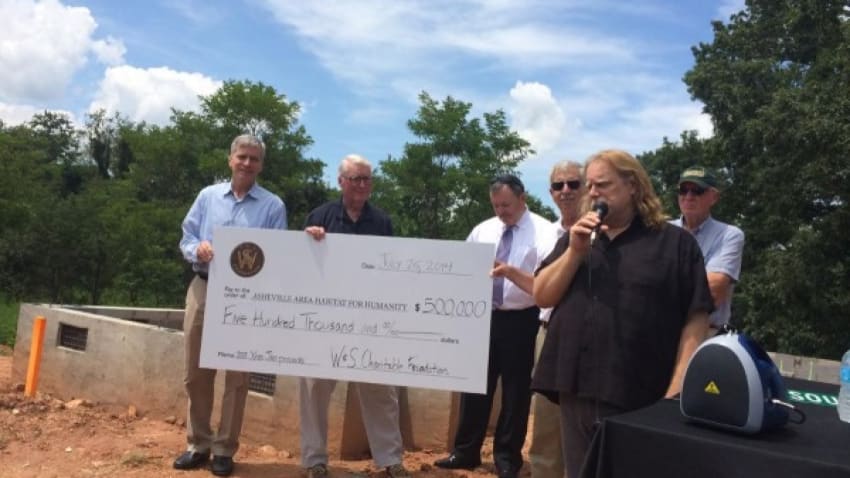 Warren Donates Christmas Jam Proceeds To Habitat For Humanity