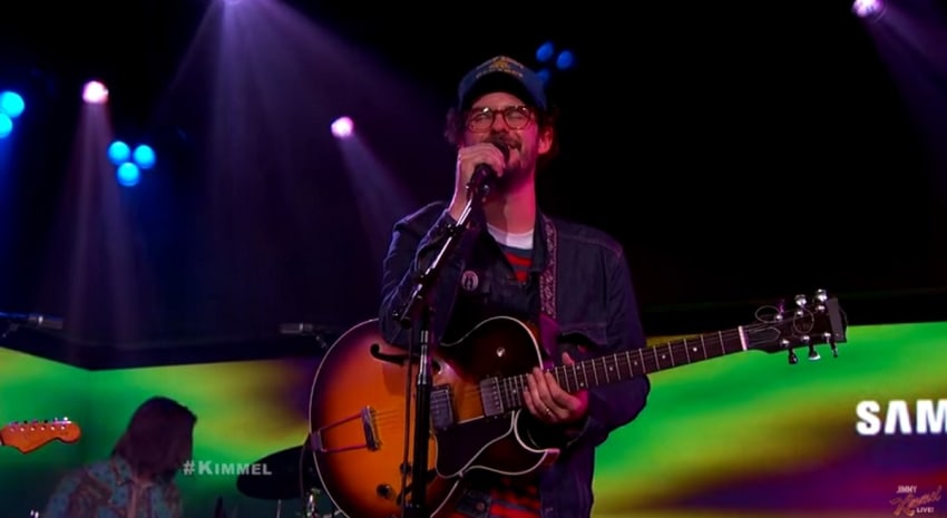 whitedenimpeg screen