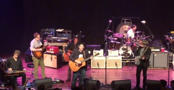 Wilco Goes Unplugged For Second Encores At Ryman