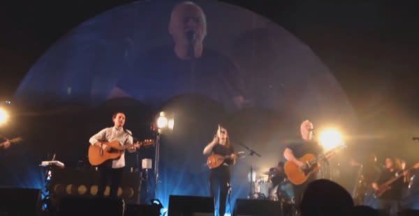David Gilmour Performs Wish You Were Here In London