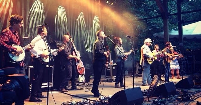 Yonder Mountain String Band Brings Out Guests At NWSS