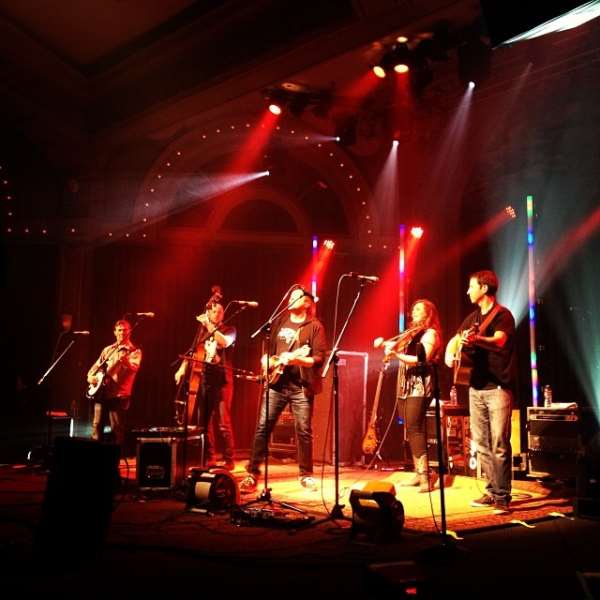 Yonder Mountain Covers Game Of Thrones & Jams With Fiddlers