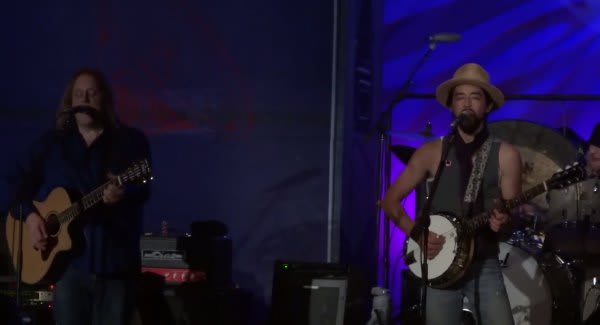 Sunday Cinema | Govt Mule & Jackie Greene Cover Neil Young