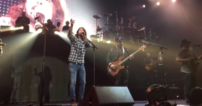 Grohl Zac Brown Band Screengrab Crop