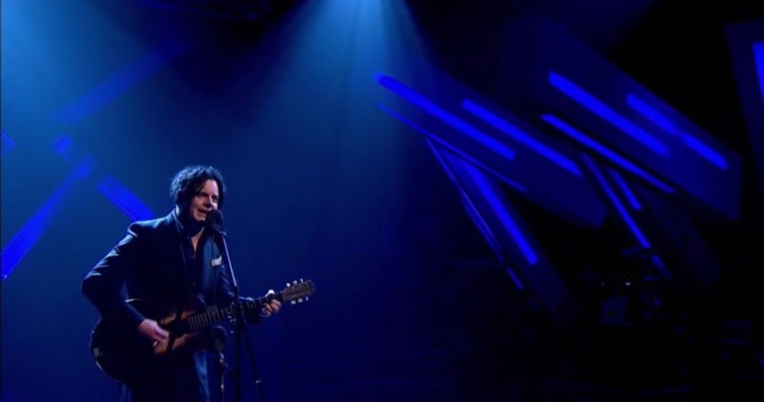 jack-white-jools-holland-screengrab-crop