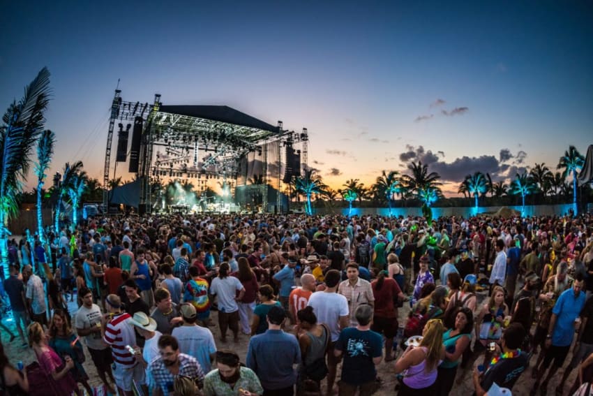 phish-riviera-maya-2017-glory