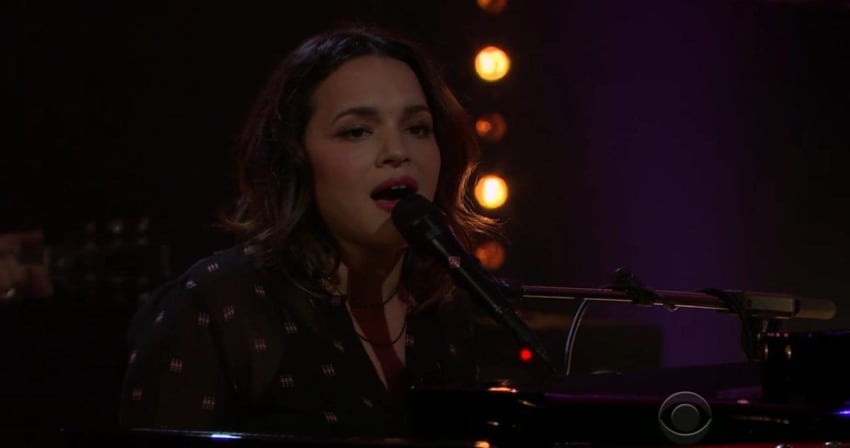 norah-jones-corden-screengrab-crop