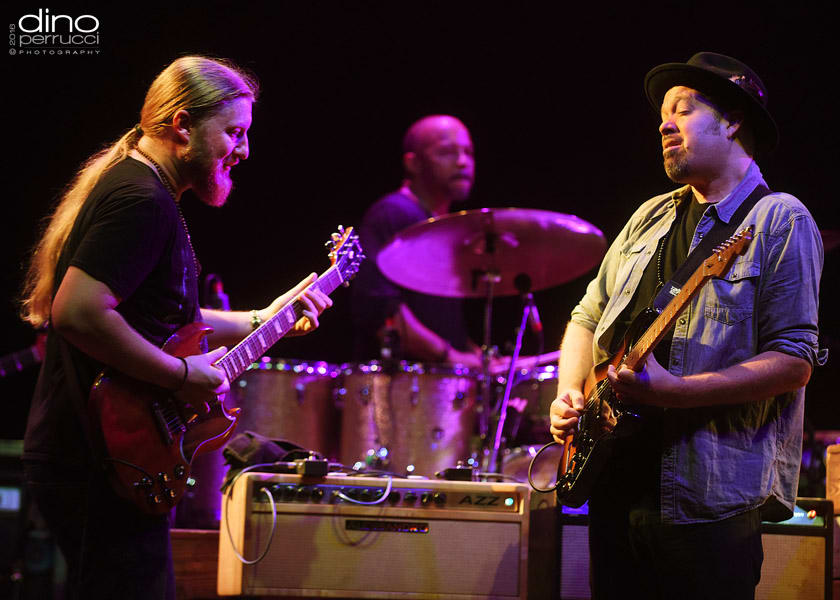tedeschi-trucks-band-beacon-night-three-dino-perrucci-5