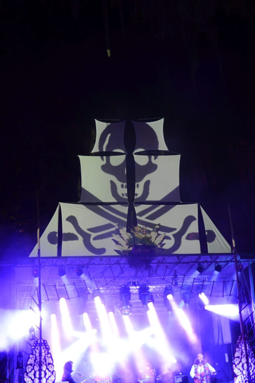 suwannee-hulaween-2016-charles-izenstark-25