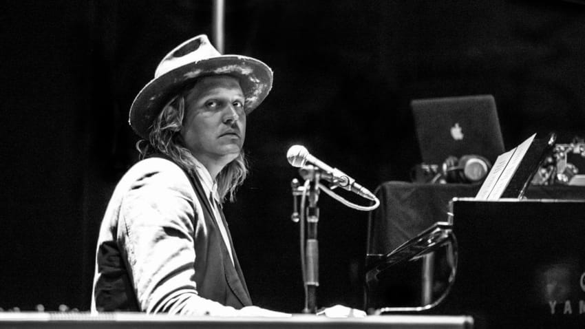 Pitchfork Publishes Account Of 5th Person Alleging Arcade Fire’s Win Butler Of ‘Manipulative, Toxic Behavior’