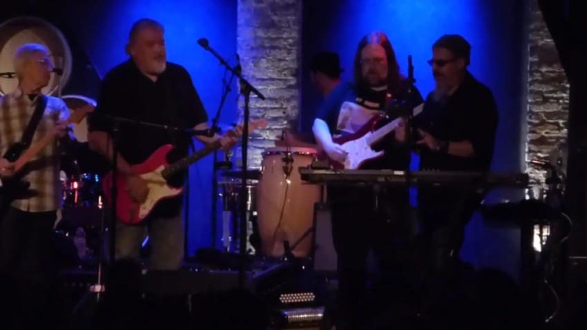 Los Lobos Welcomes Jeff Mattson & Syd Straw In New York City
