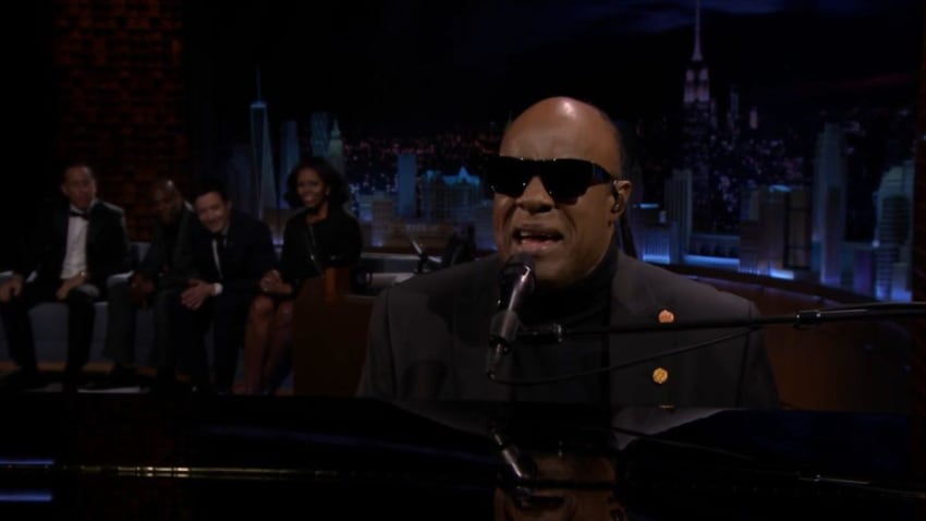 Stevie Wonder Performs On ‘The Tonight Show’