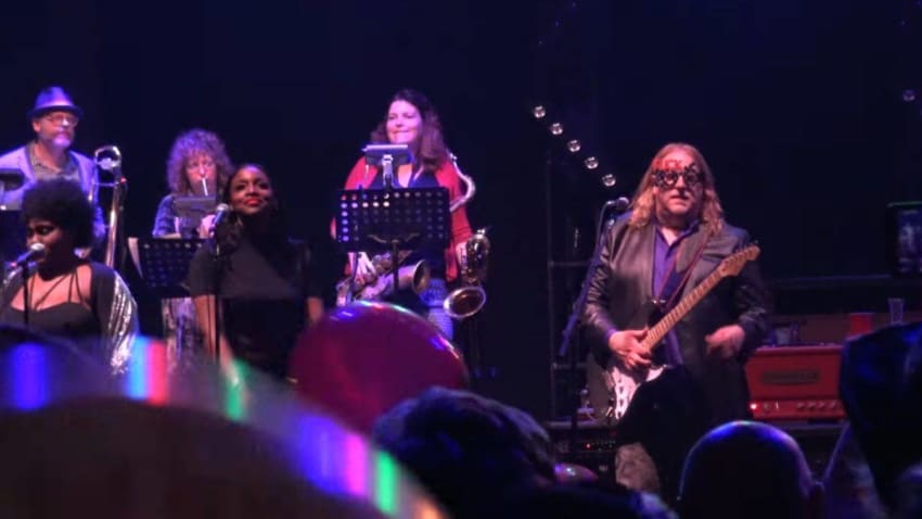 Gov't Mule & Guests Honor Musicians Who Died In 2016 On New Year's Eve At Beacon Theatre: Photos & Videos