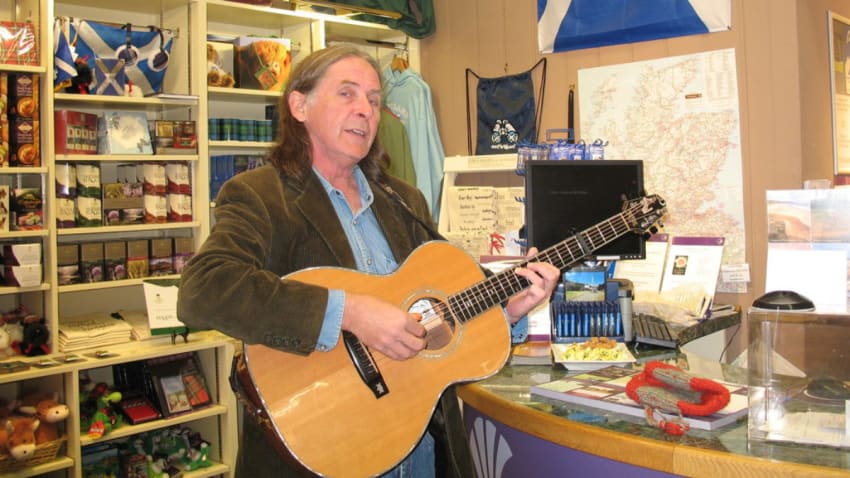 Dougie MacLean