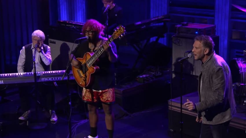 Michael McDonald & Kenny Loggins Perform With Thundercat On ‘The Tonight Show’