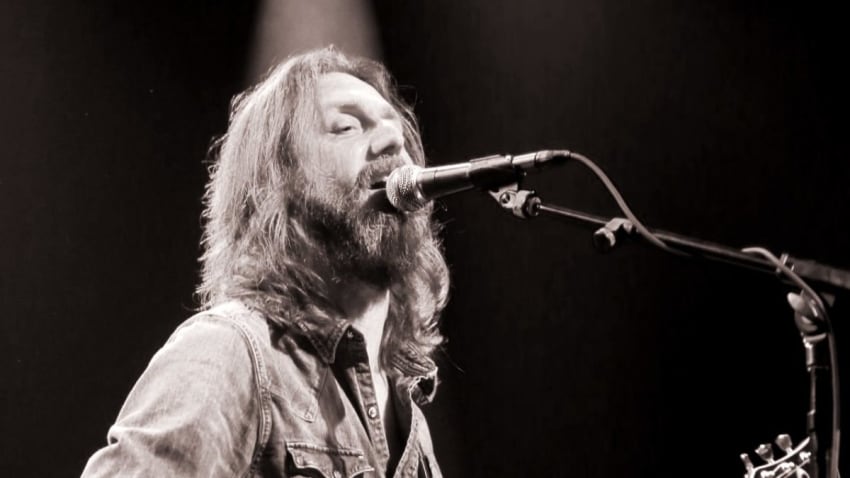 Chris Robinson Brotherhood Debuts New Song ‘Hark, The Herald Hermit Speaks’