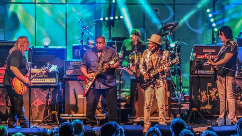 Gov't Mule Welcomes Erica Falls, Larry McCray & Donald Kinsey In Grand Rapids