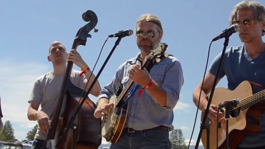Poor Man’s Whiskey Performs ‘With All My Heart‘ For Yakima Pop-Up Stage Video Series