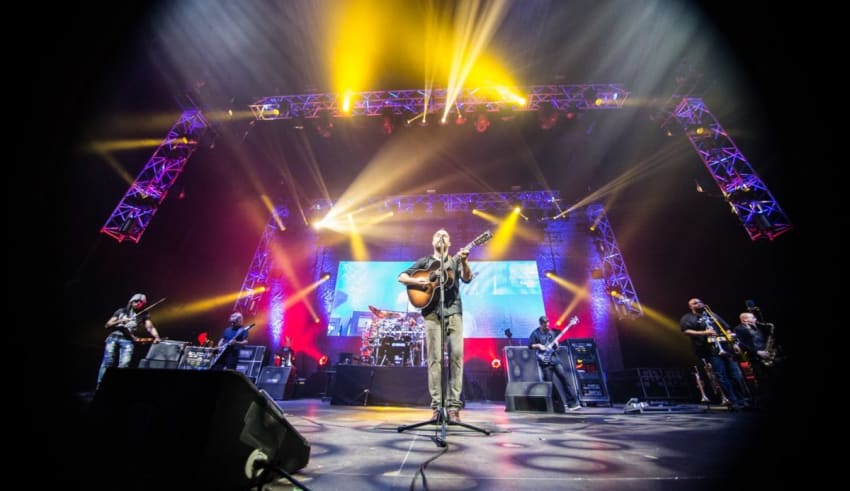 Dave Matthews Band Live Press Crop 2014