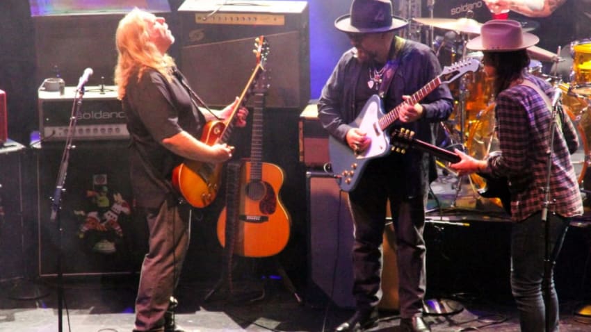 [UPDATE] Gov't Mule Welcomes Guests Galore In Los Angeles