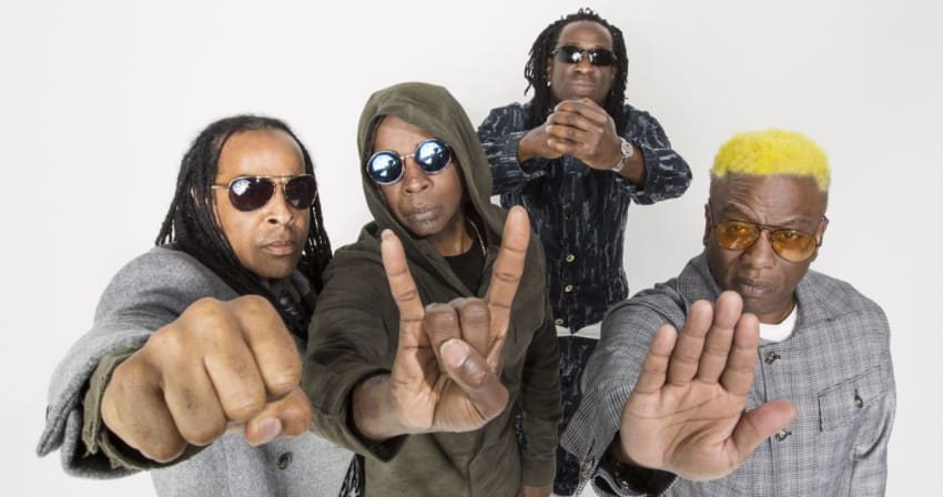 LivingColour-TravisShinn-Crop 1