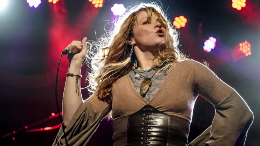 Hayley Jane Performs 'Live From The Lab' TELEFUNKEN Session