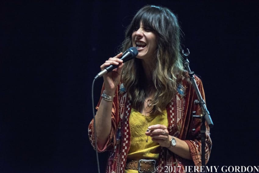 Nicki Bluhm