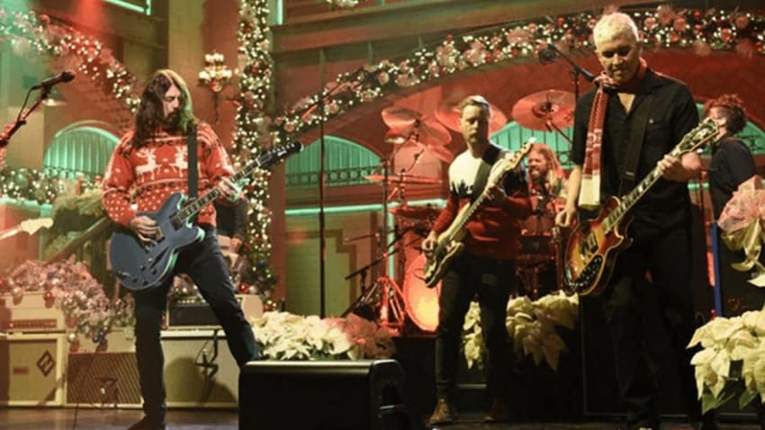foo-fighters-snl-christmas