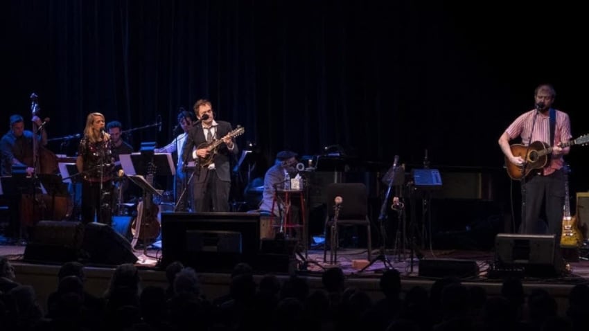 Pro-Shot Video: Chris Thile Teams With Bon Iver On 'The Chris Thile Show'