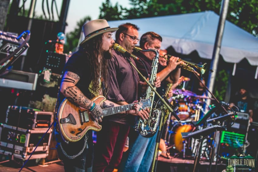 Twiddle Tumble Giant Country Horns Full