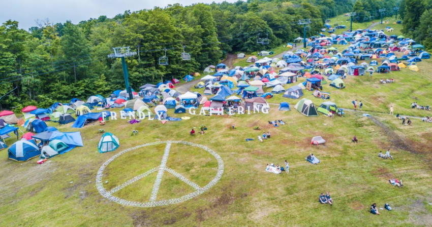 Frendly Gathering Glory Photo