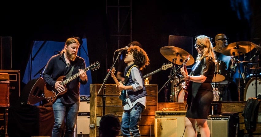 Taz Derek Susan Crop 2018 Rawn