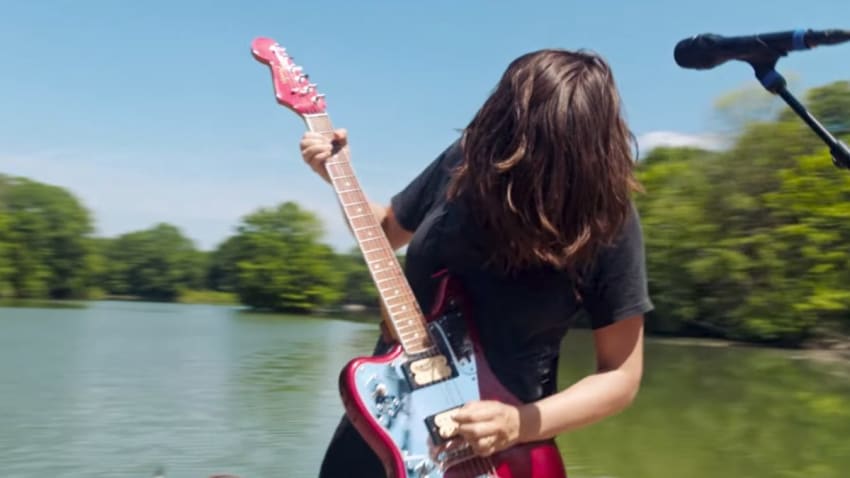 Pro-Shot Video: Courtney Barnett Performs ‘Tell Me How You Really Feel’ Live In Atlanta