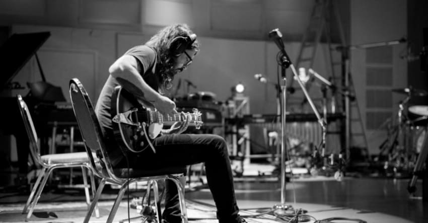 Dave Grohl Play Stuart Crop
